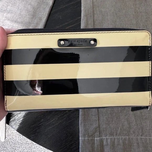 Kate Spade Neda Penn Valley Wallet - Picture 3 of 7